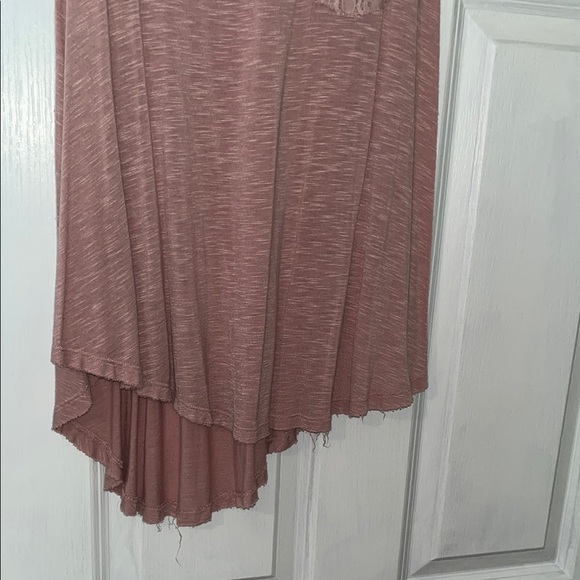 Women's Lace Detail Sleeveless Top - Picture 3 of 4